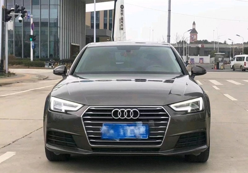 防城港18年奧迪A4L1