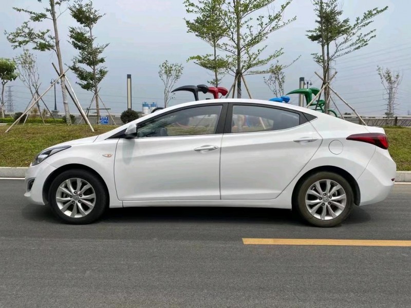 东莞17年现代朗动4