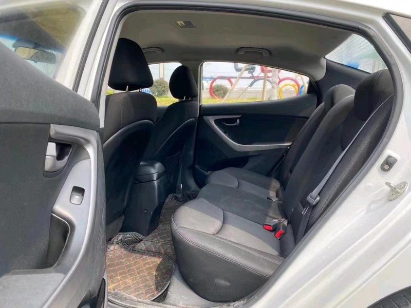 东莞17年现代朗动6