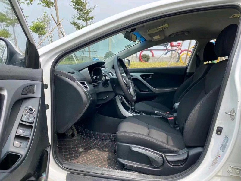 东莞17年现代朗动7