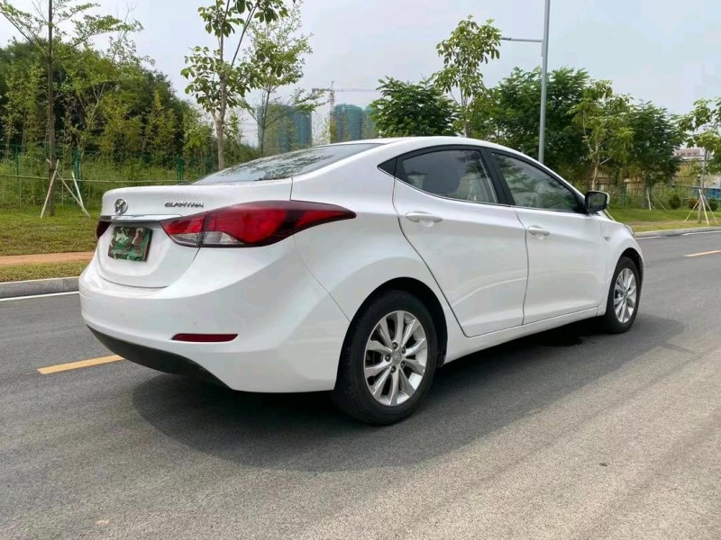 东莞17年现代朗动8