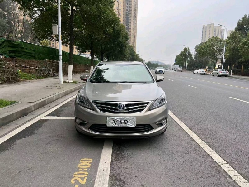 長沙16年長安汽車逸動1
