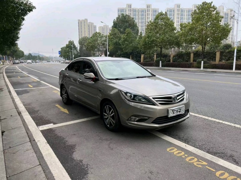 長沙16年長安汽車逸動2