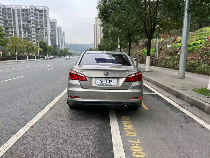 長沙16年長安汽車逸動9