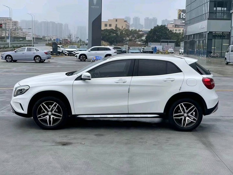 广州16年奔驰GLA2