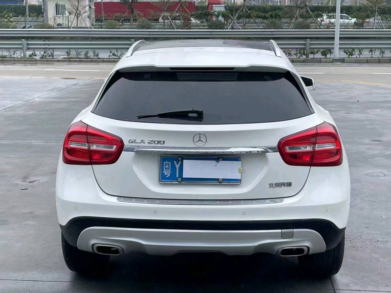 广州16年奔驰GLA3