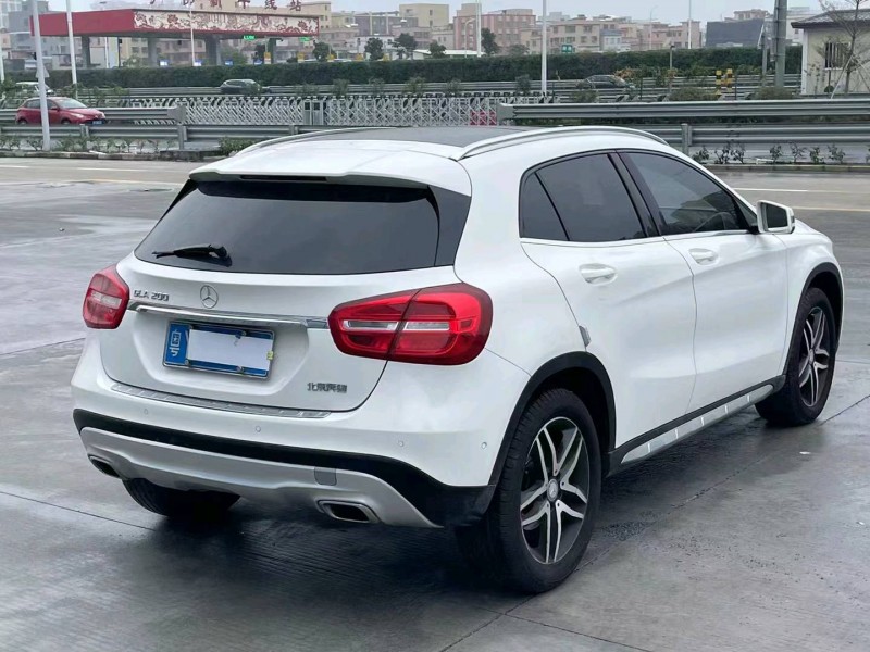 广州16年奔驰GLA4