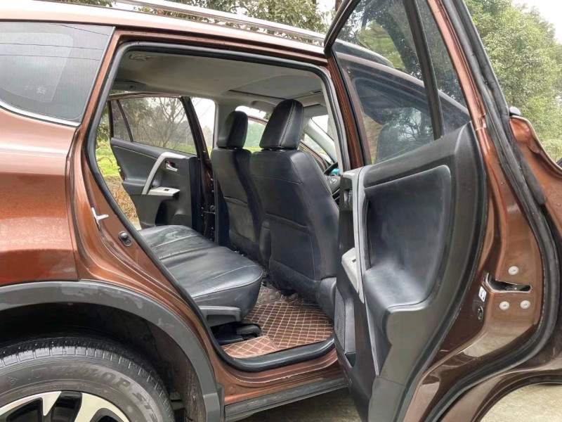 廣元17年豐田RAV4榮放6