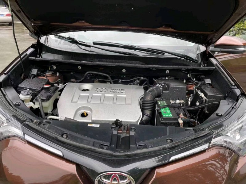 廣元17年豐田RAV4榮放9