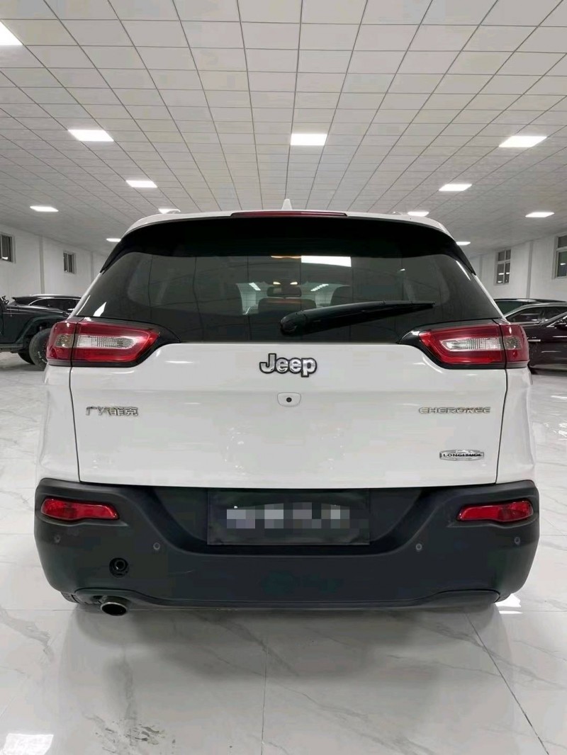 廊坊16年Jeep自由光6