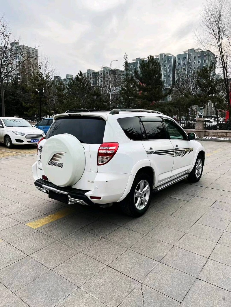 煙臺11年豐田RAV49