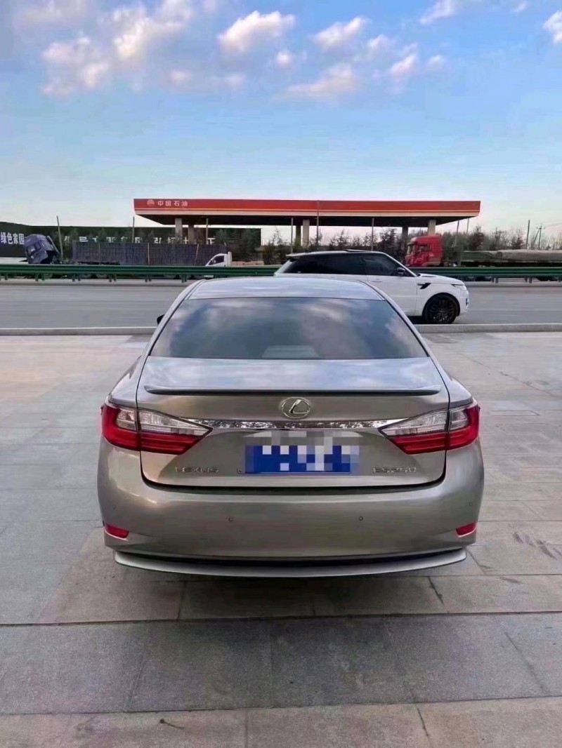 北京17年雷克萨斯ES5
