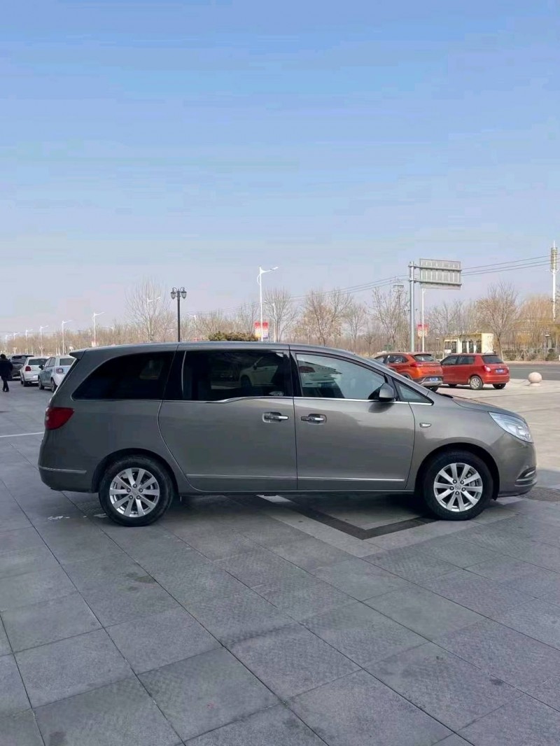 潍坊17年别克GL86