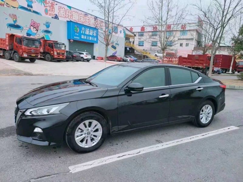 長沙20年日產天籟4