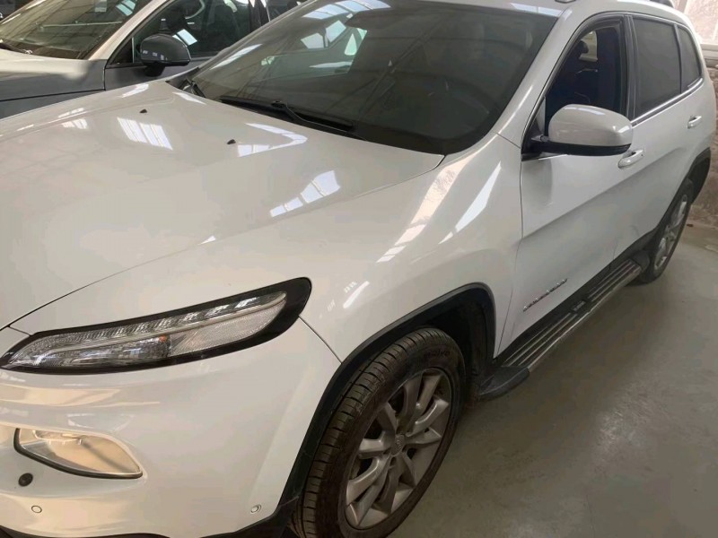 沈陽14年Jeep自由光5