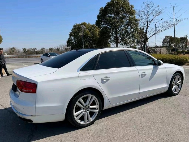 鹽城13年奧迪A8L1
