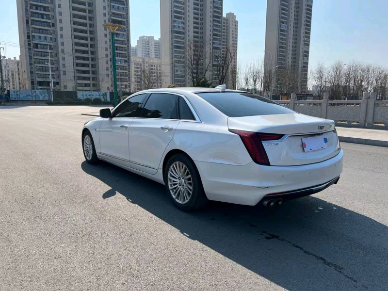 徐州20年凱迪拉克CT66