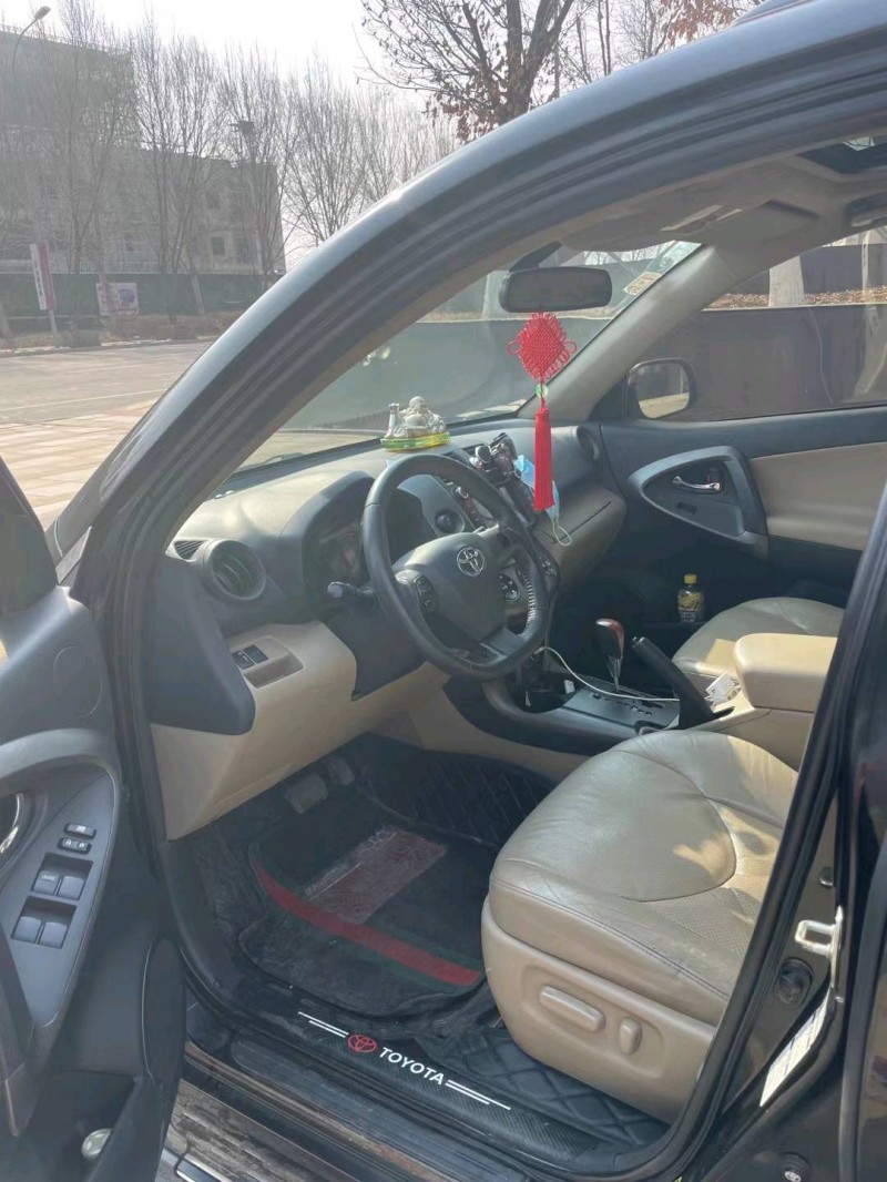沈陽12年豐田RAV44
