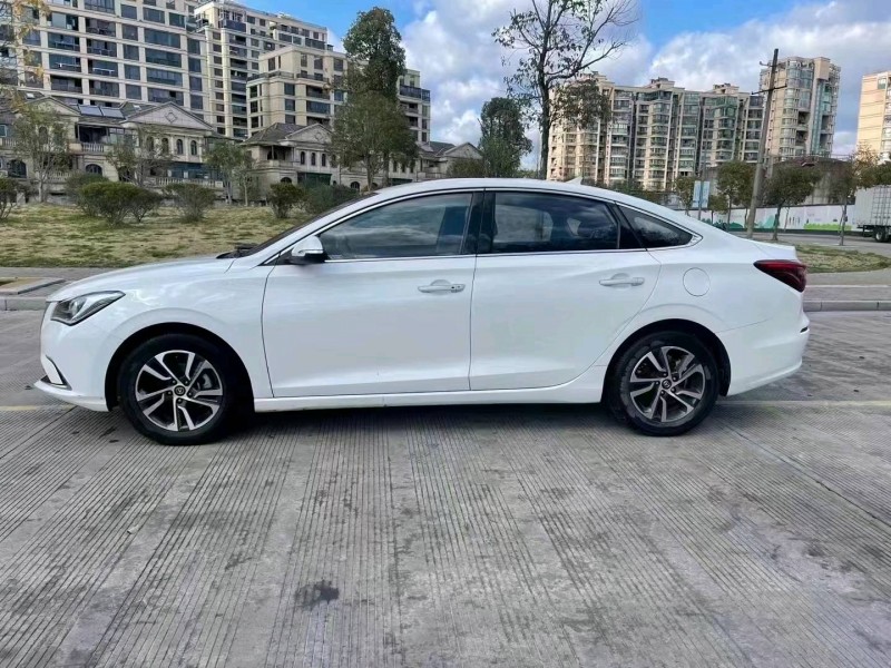 嘉興18年長安汽車逸動2