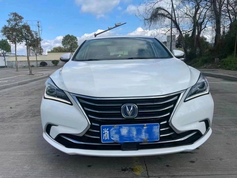 嘉興18年長安汽車逸動1