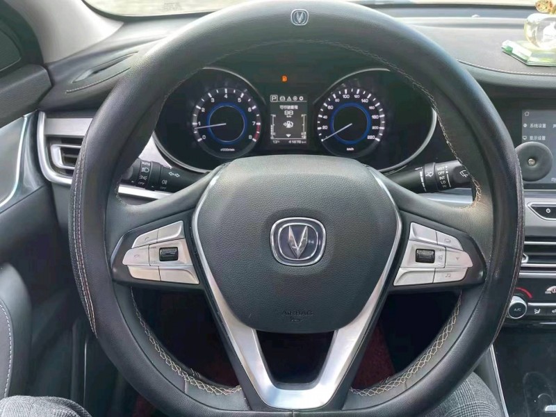 嘉興18年長安汽車逸動9