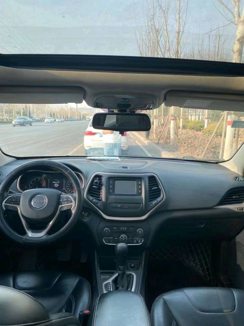 煙臺16年Jeep自由光6
