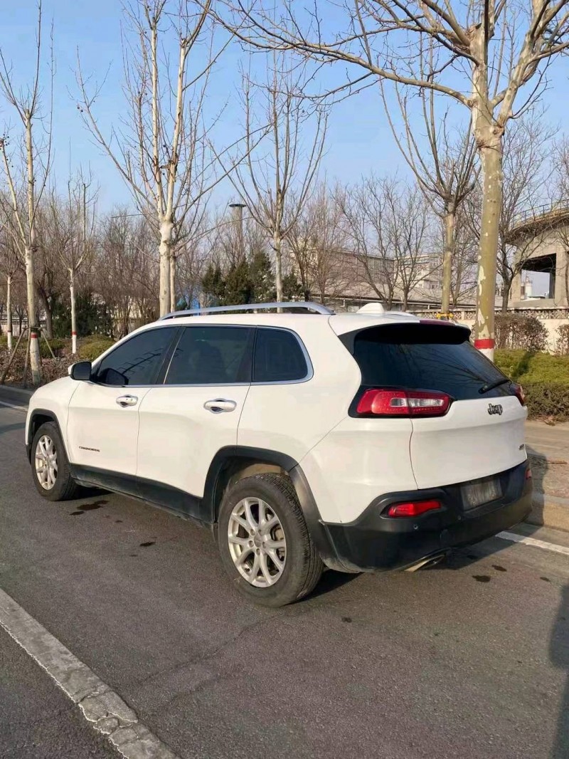 煙臺16年Jeep自由光7