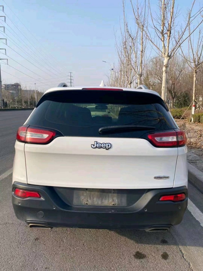 煙臺16年Jeep自由光9