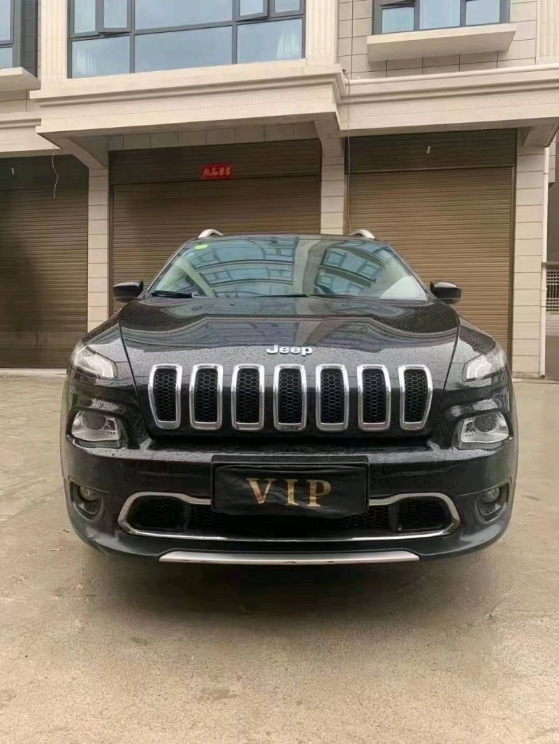 張家界18年Jeep自由光7