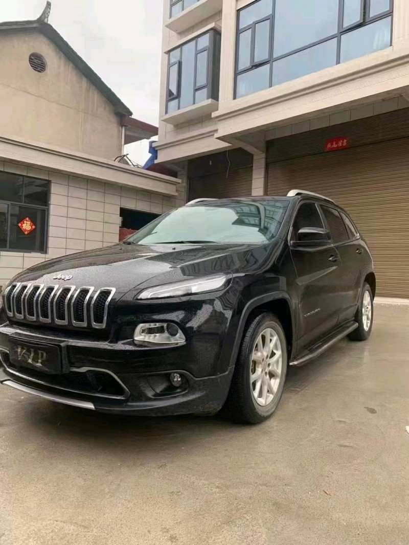 張家界18年Jeep自由光6