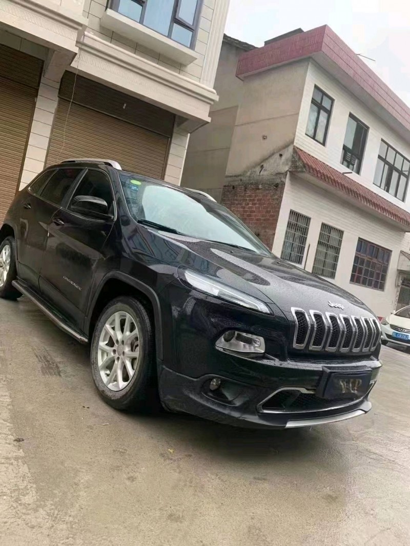 張家界18年Jeep自由光5