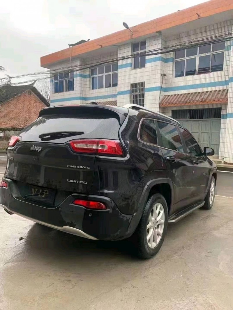 張家界18年Jeep自由光8