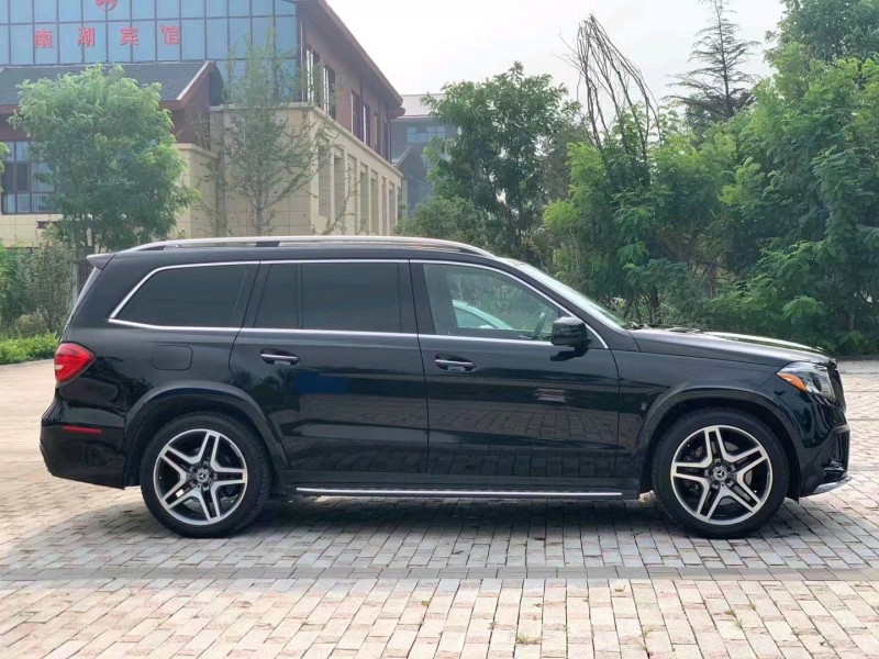北京19年奔驰GLS3