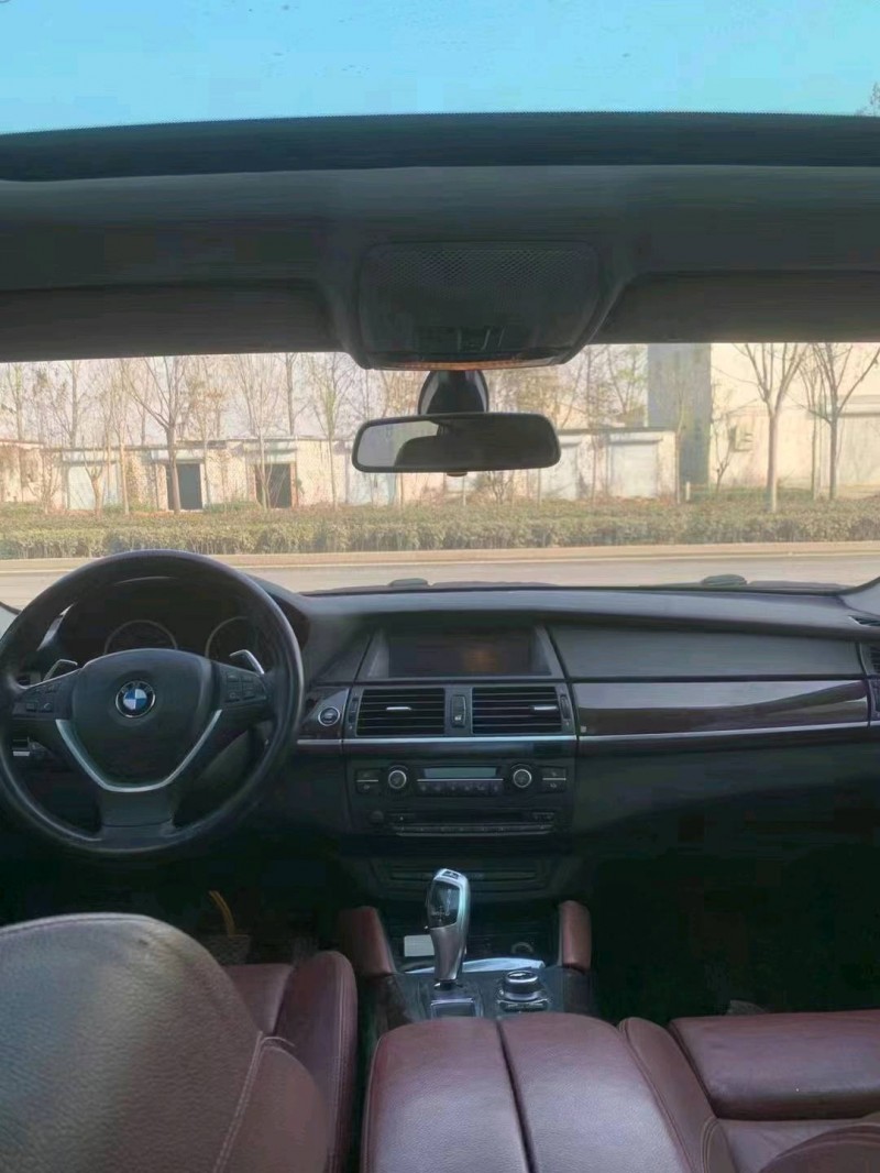 北京12年宝马X66