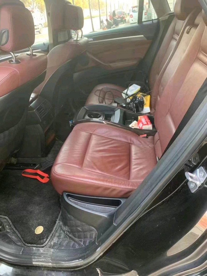 北京12年宝马X65