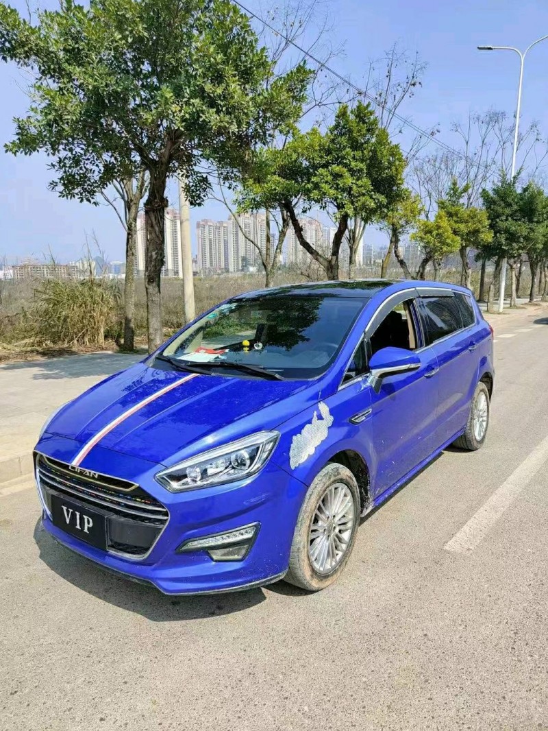 貴陽18年力帆汽車軒朗2