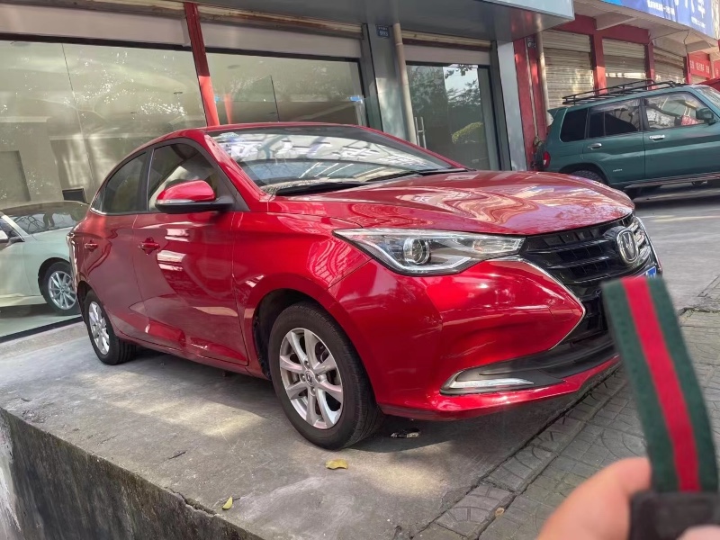 重慶18年長安汽車悅翔V54