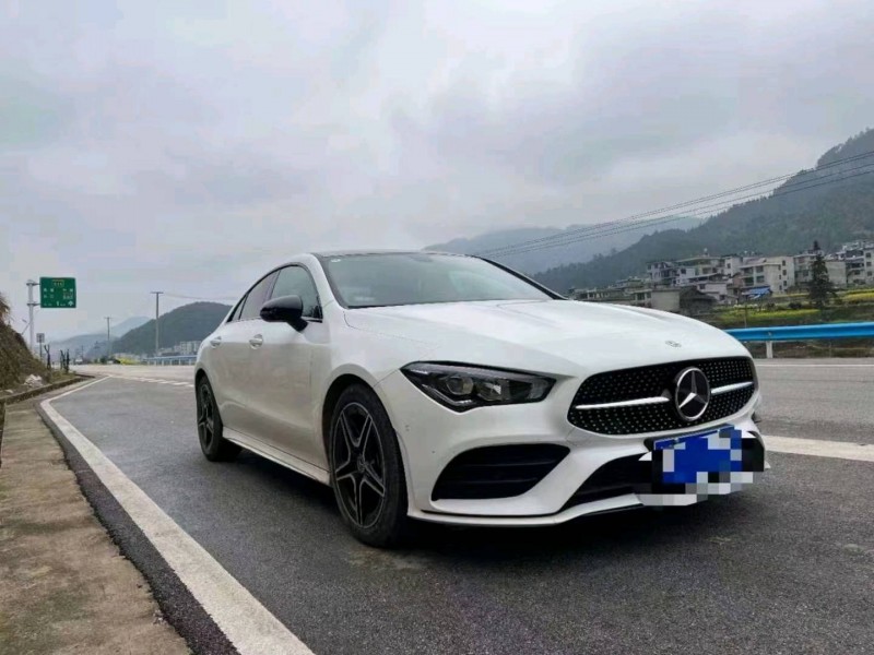 貴陽21年奔馳CLA5