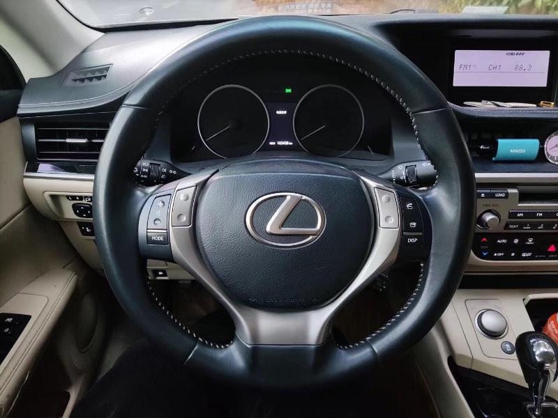 广州13年雷克萨斯ES1