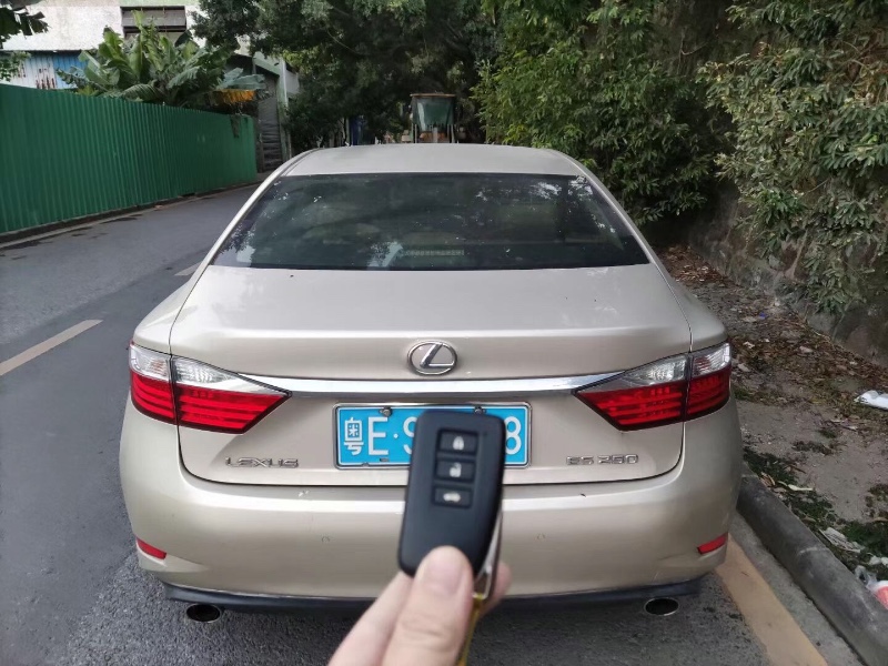 广州13年雷克萨斯ES6