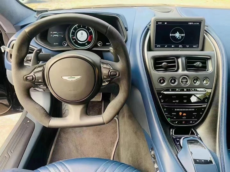 广州19年阿斯顿·马丁Virage5