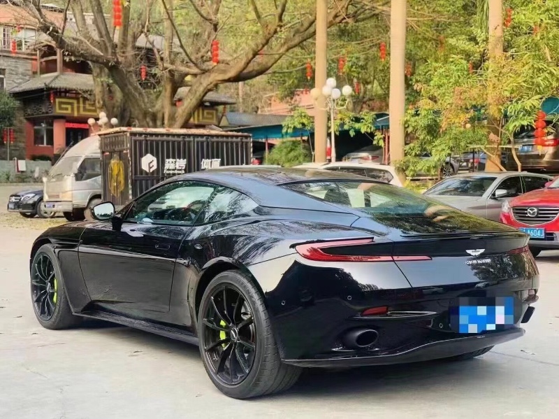 广州19年阿斯顿·马丁Virage1