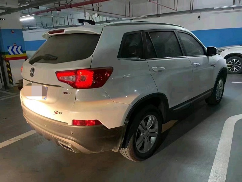 綿陽19年長安汽車CS755