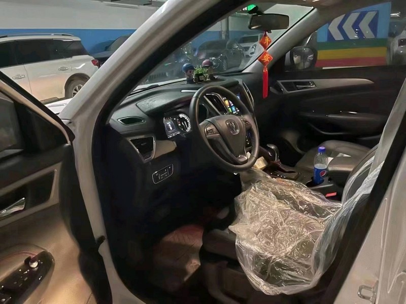 綿陽19年長安汽車CS757