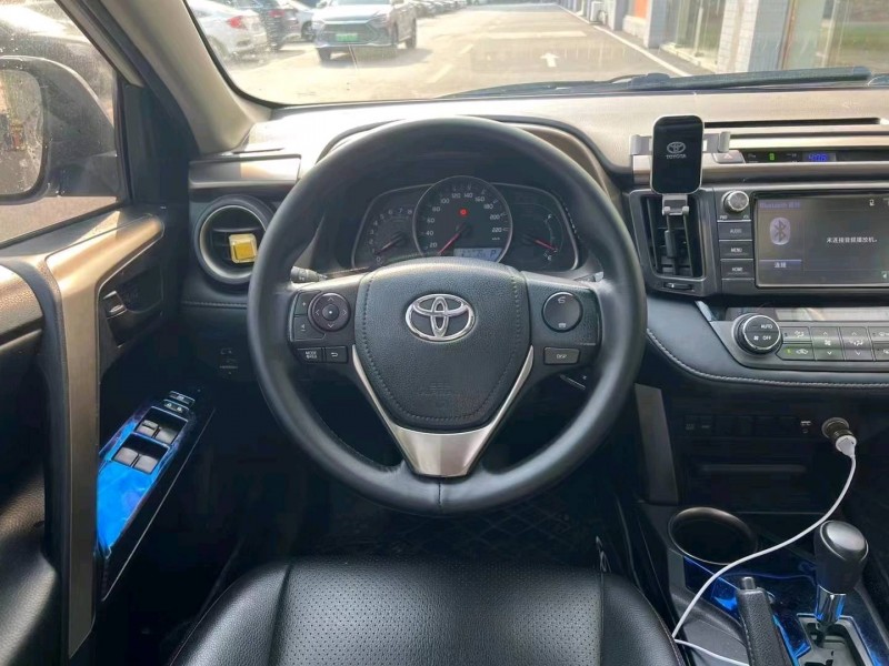 广州15年丰田RAV44