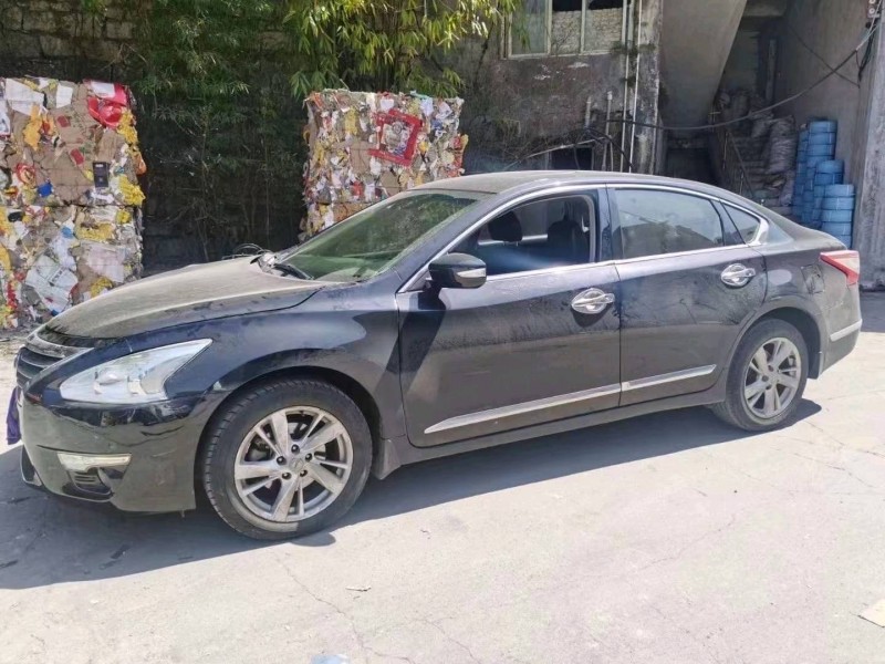 黔西南16年日產天籟2