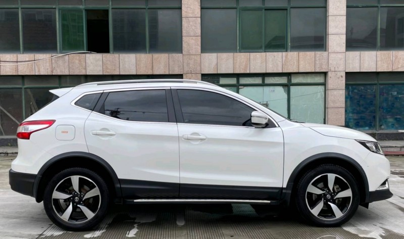 瓊海17年日產逍客2