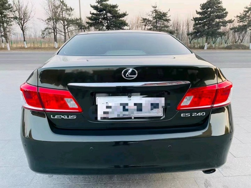 北京11年雷克萨斯ES8