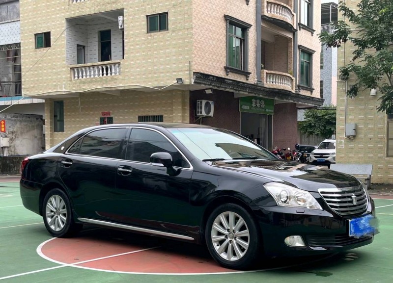 瓊海10年豐田皇冠4