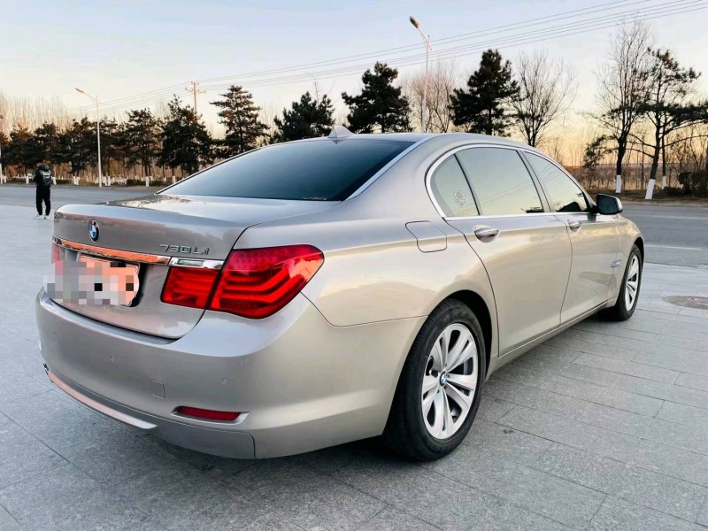 北京11年宝马7系6